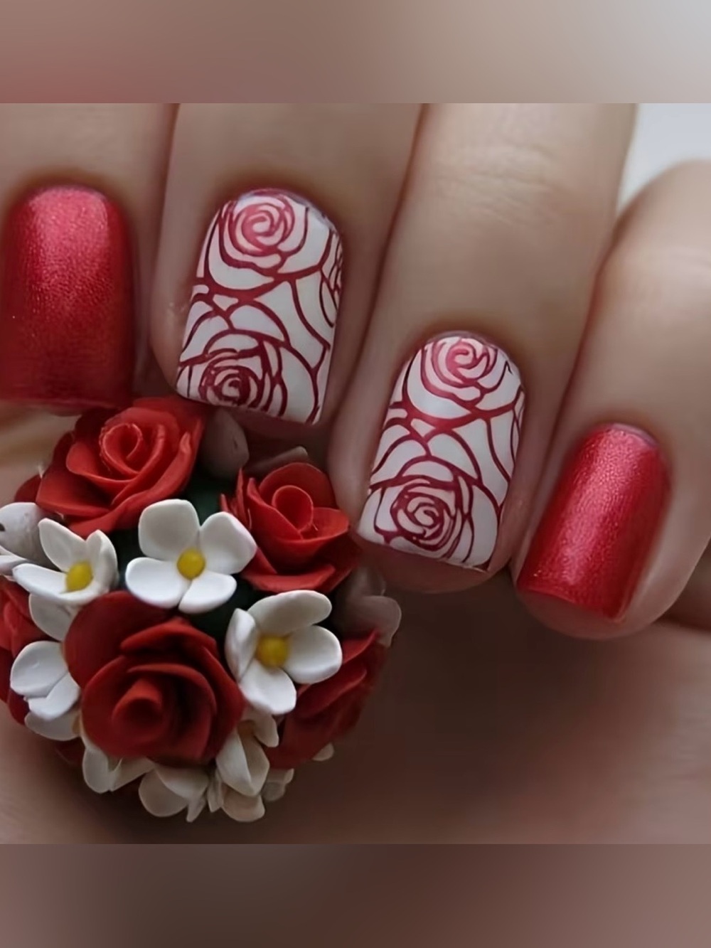 🌹 24pcs Hollowed Out Rose Design, Medium Length Square Glossy Press on Nails